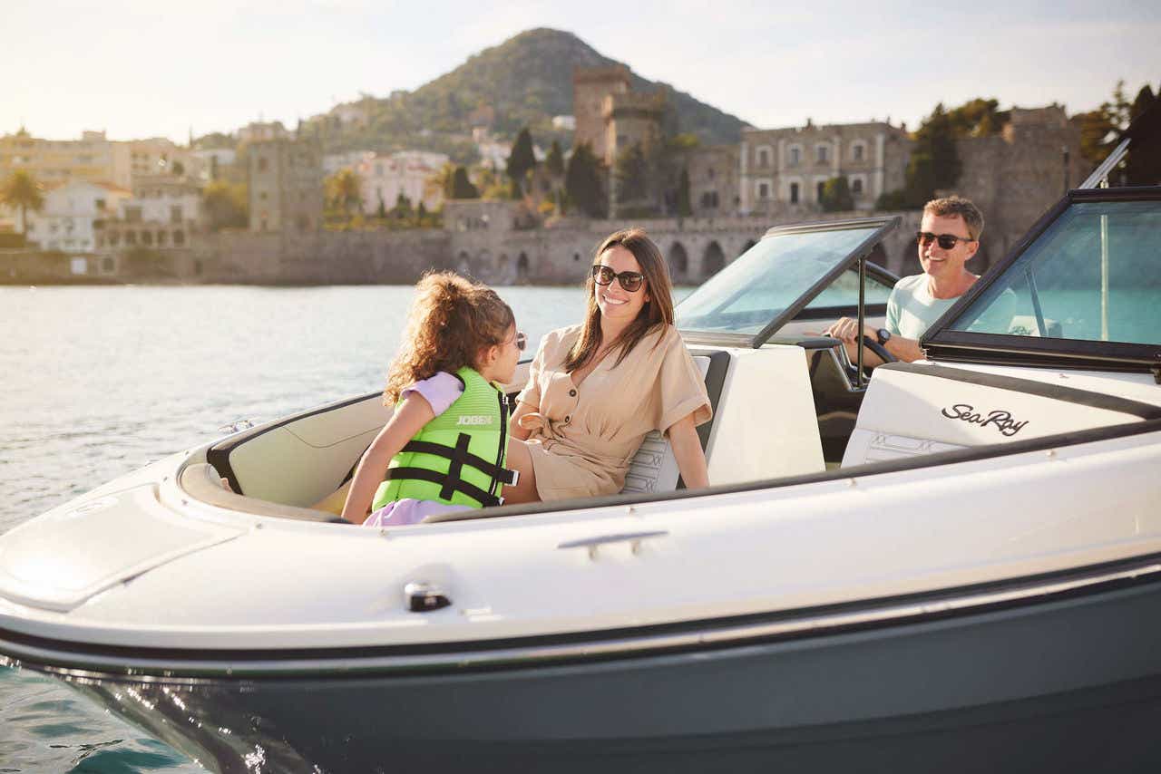 Family aboard an SPX 210 Outboard
