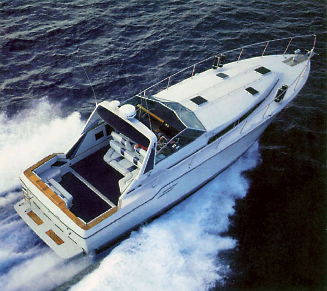 Sea Ray 460 Express Cruiser 1980s