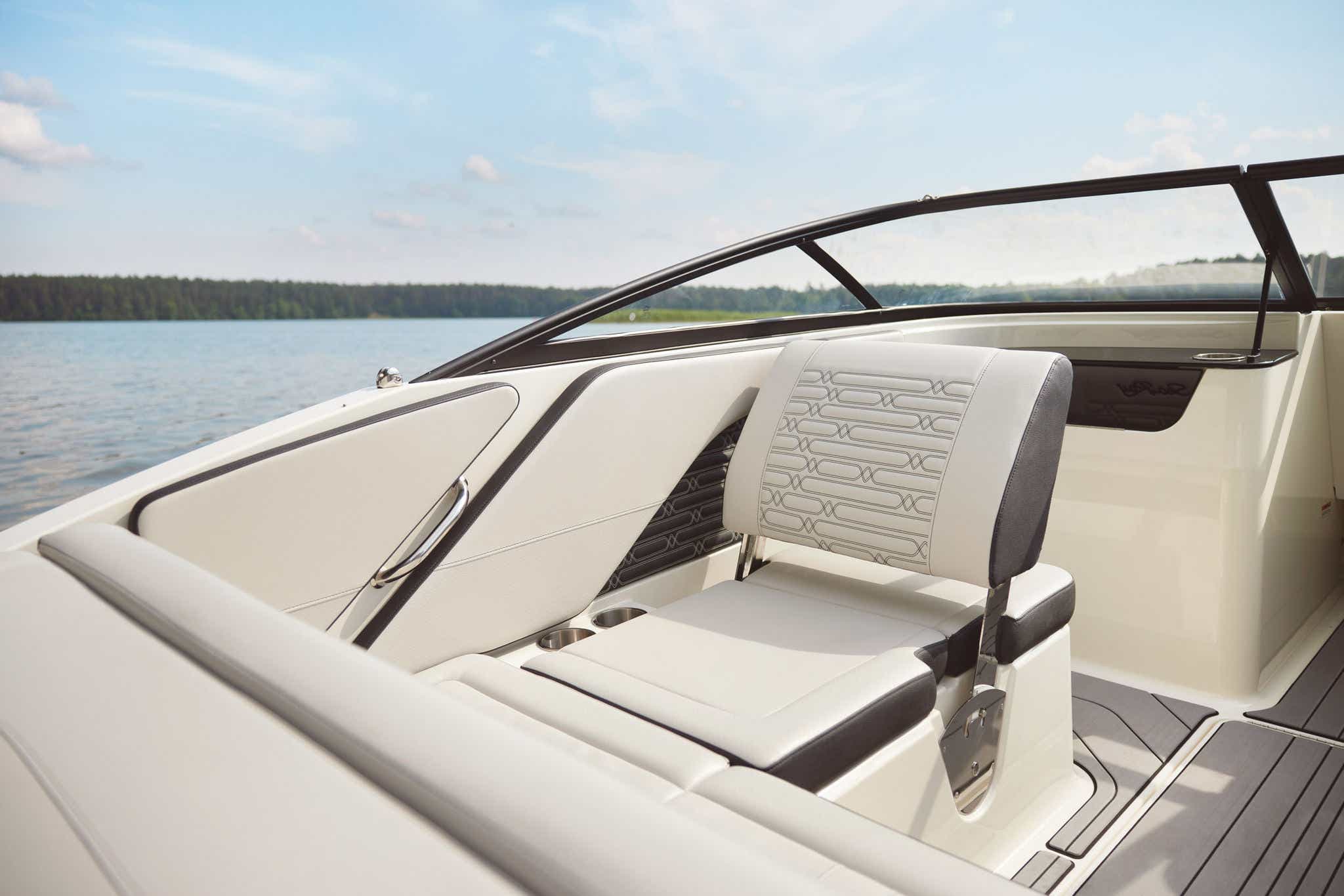 SPX 190 port companion seat with convertible backrest