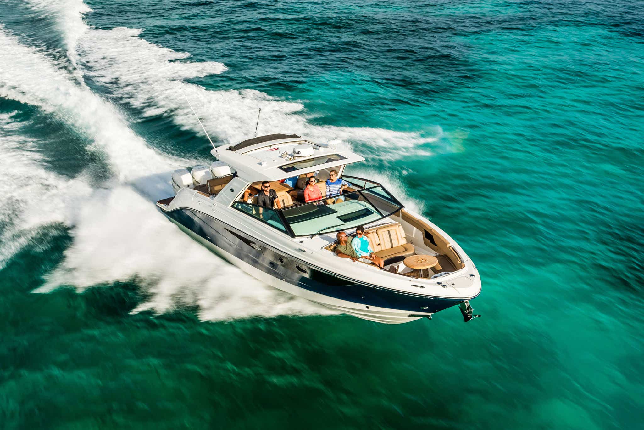 2024 SLX 400 Outboard boat running starboard bow view