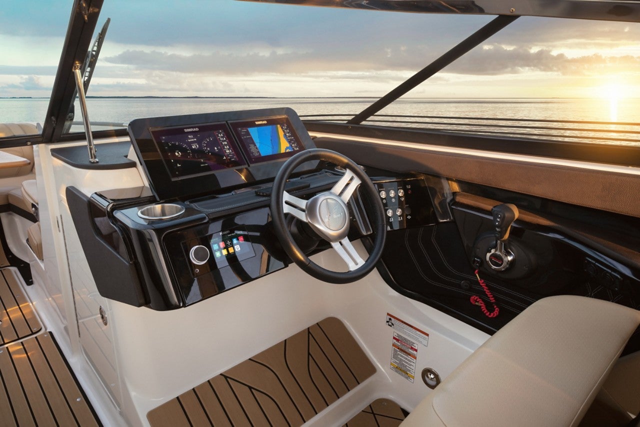 Explore the SLX 260 Sterndrive Explore the SLX 260 Sterndrive