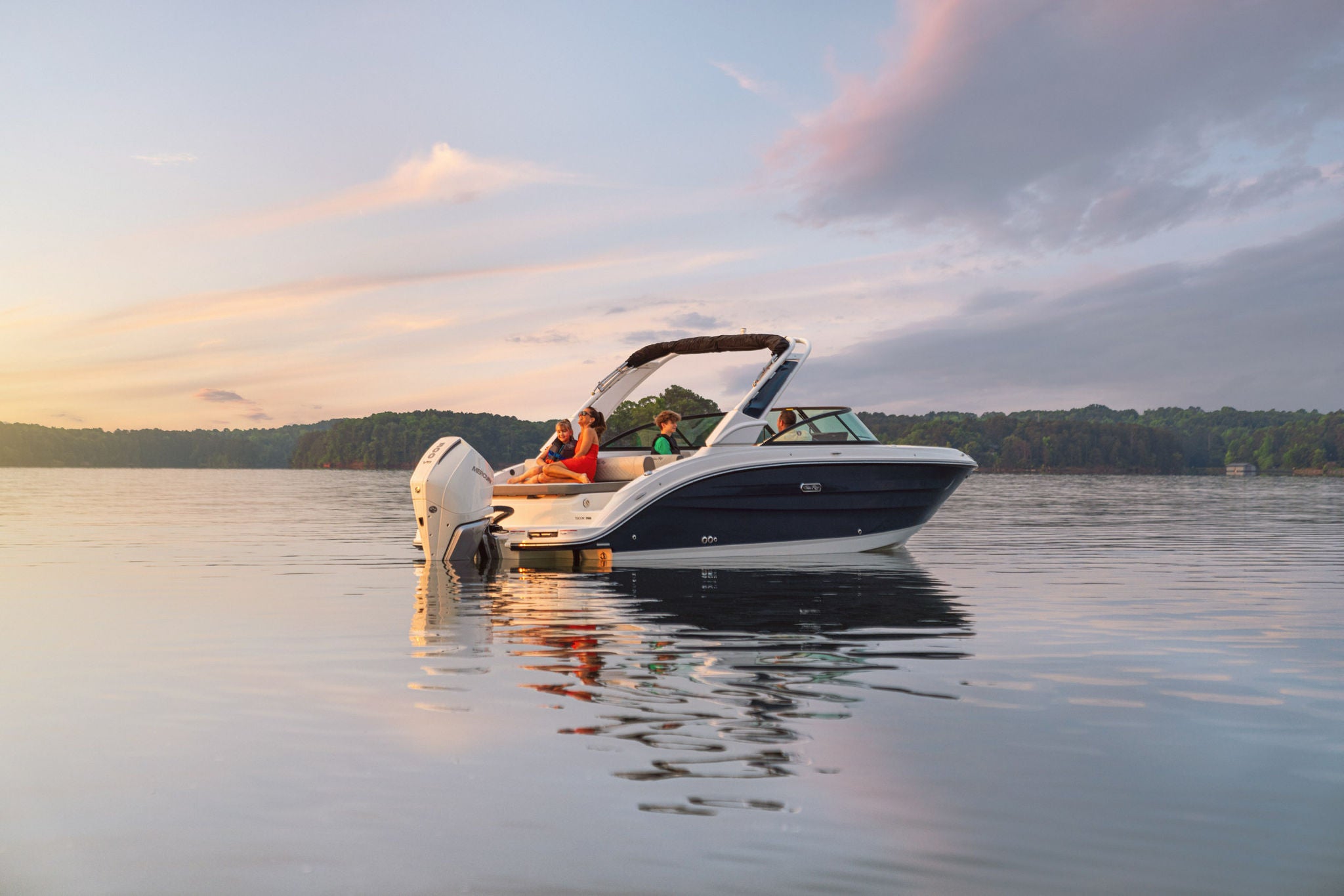 SDX Series Sport Boats and Bowriders | Sea Ray US