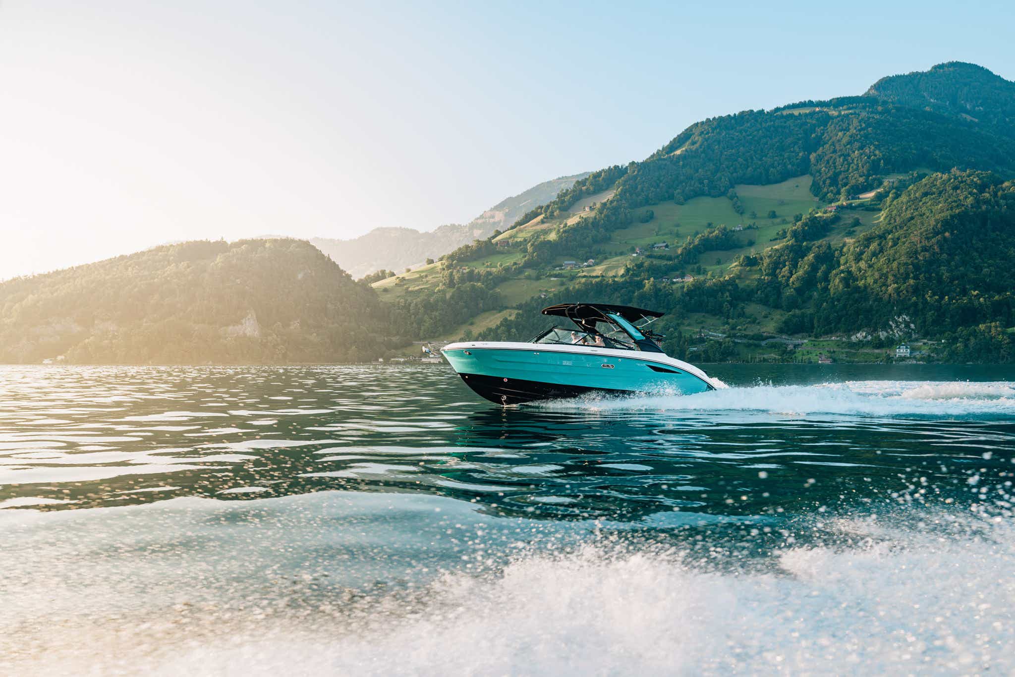 Sea Ray boat running Port