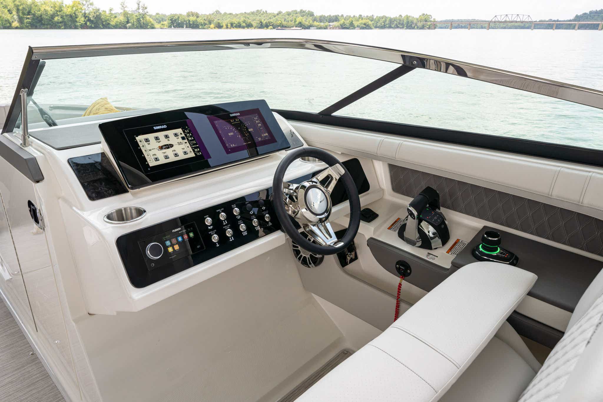 2024 SLX 310 Outboard helm