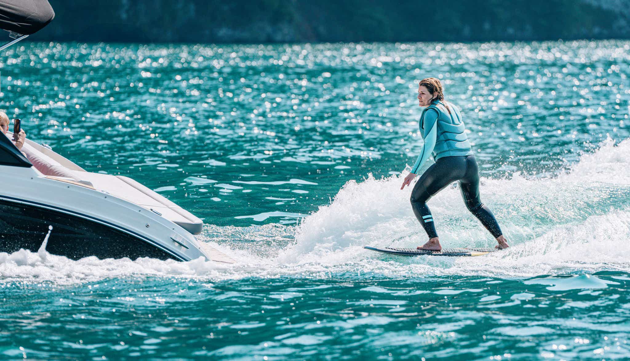 Sea Ray boat running Surfer