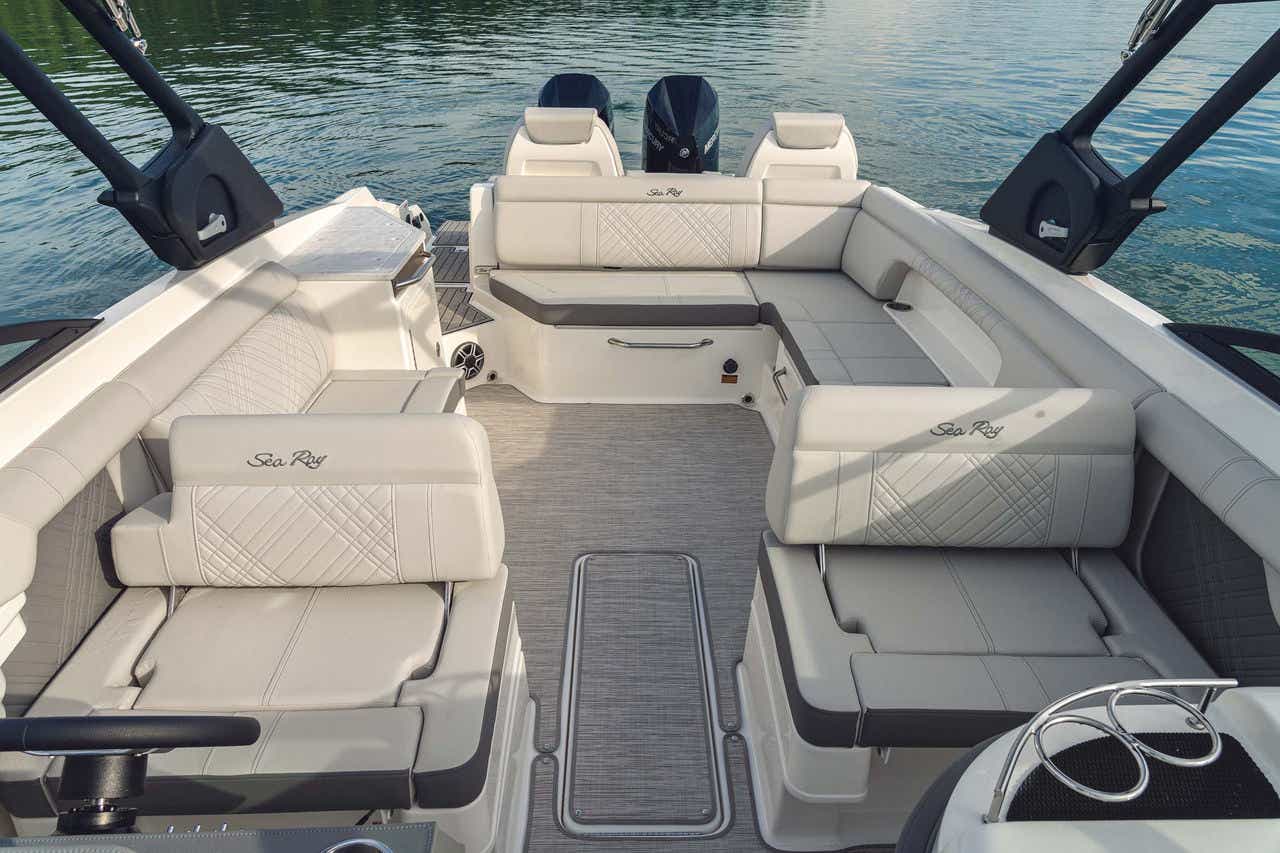 SDX 290 Outboard cockpit