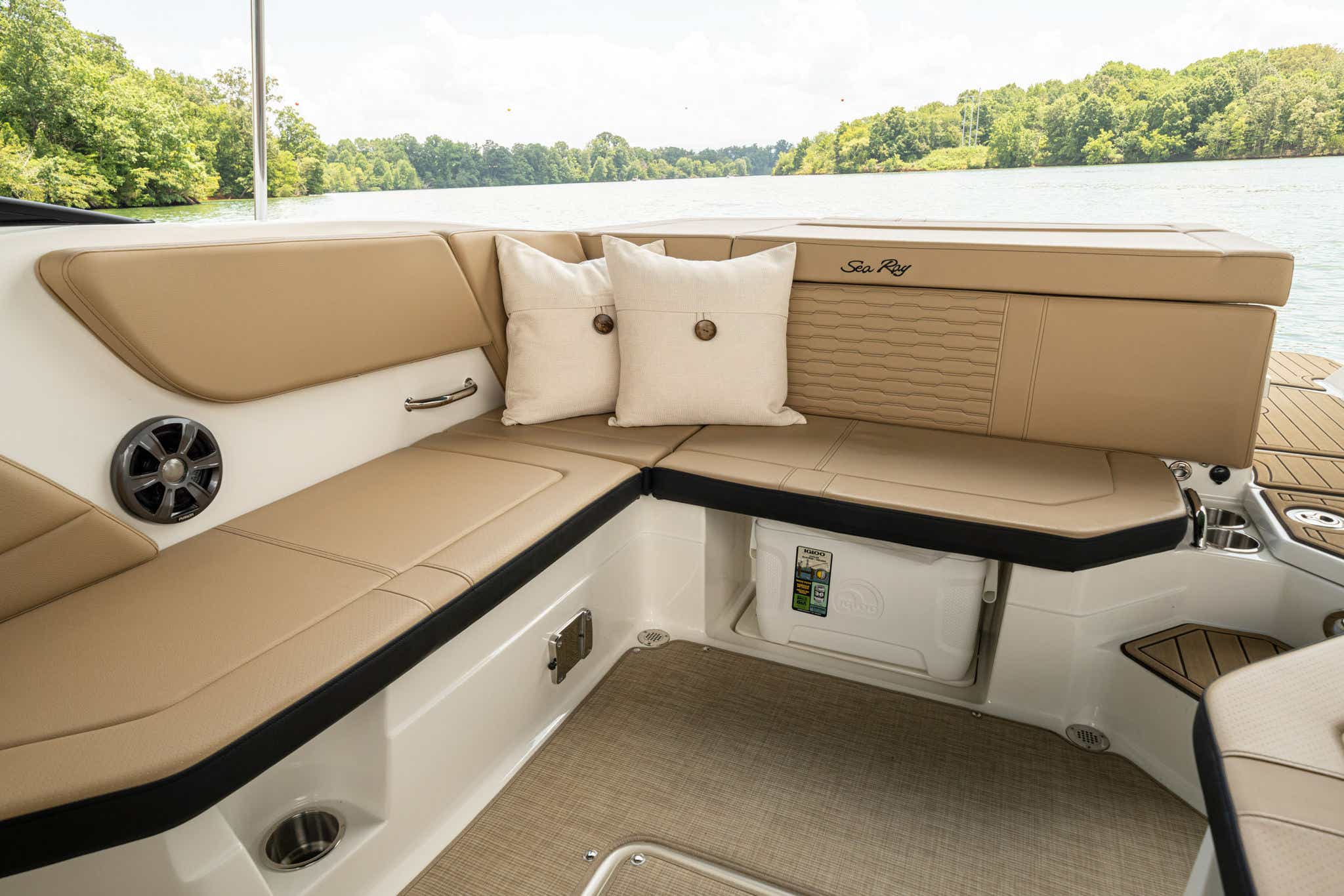2024 SPX 230 cockpit seating