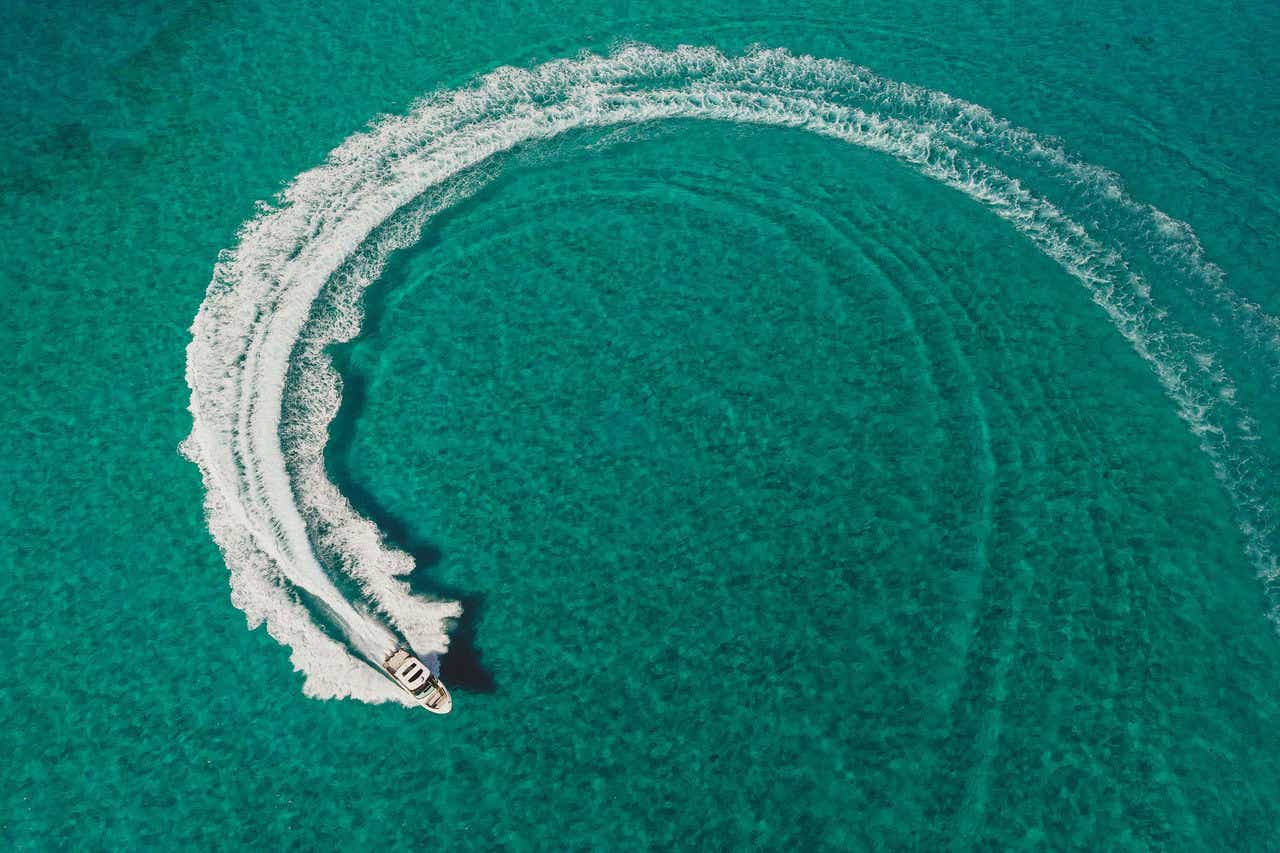 SLX 360 Outboard aerial view