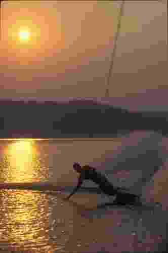 Wakeboarding-sunset-hyperlite