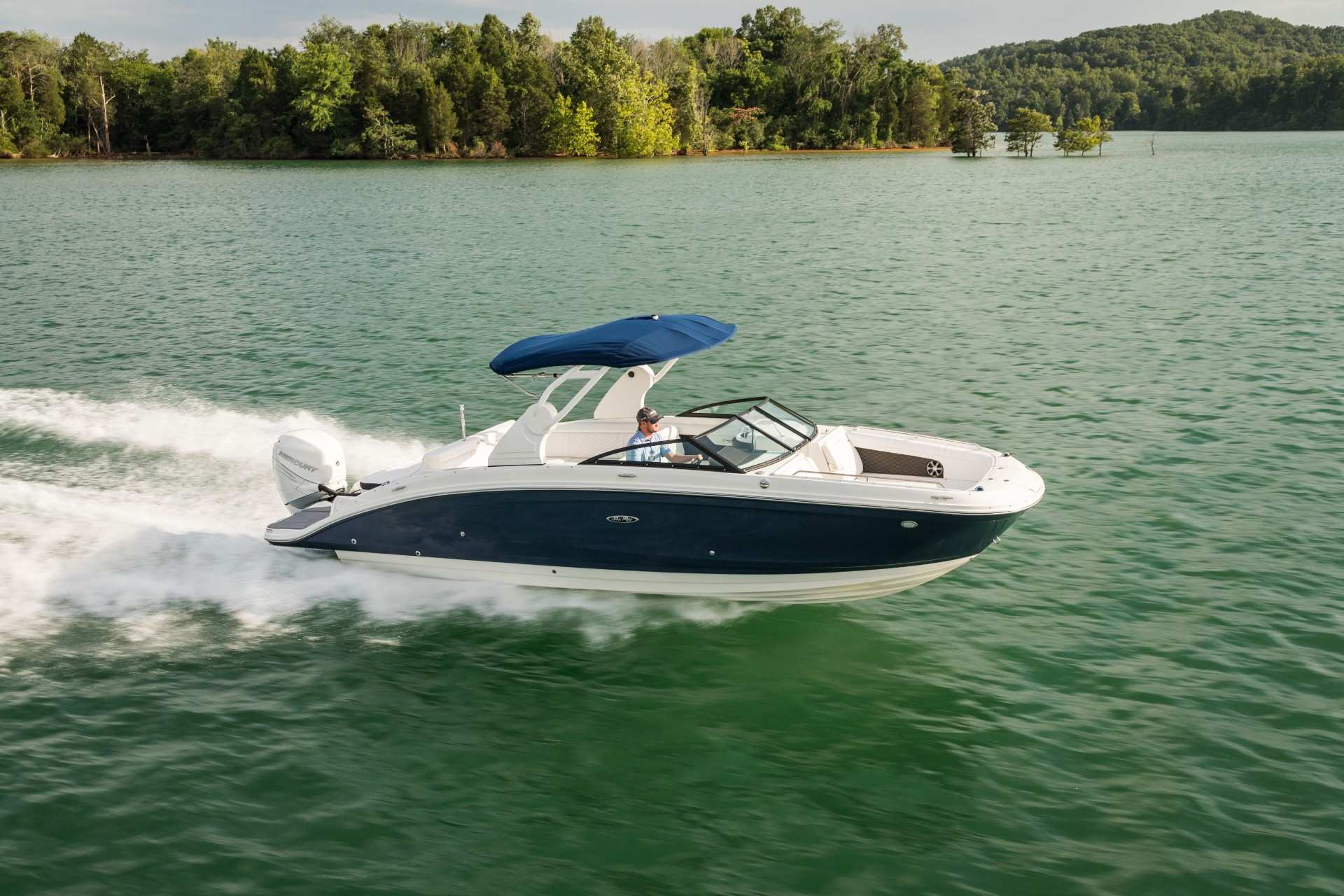 SDX 270 Outboard running starboard profile