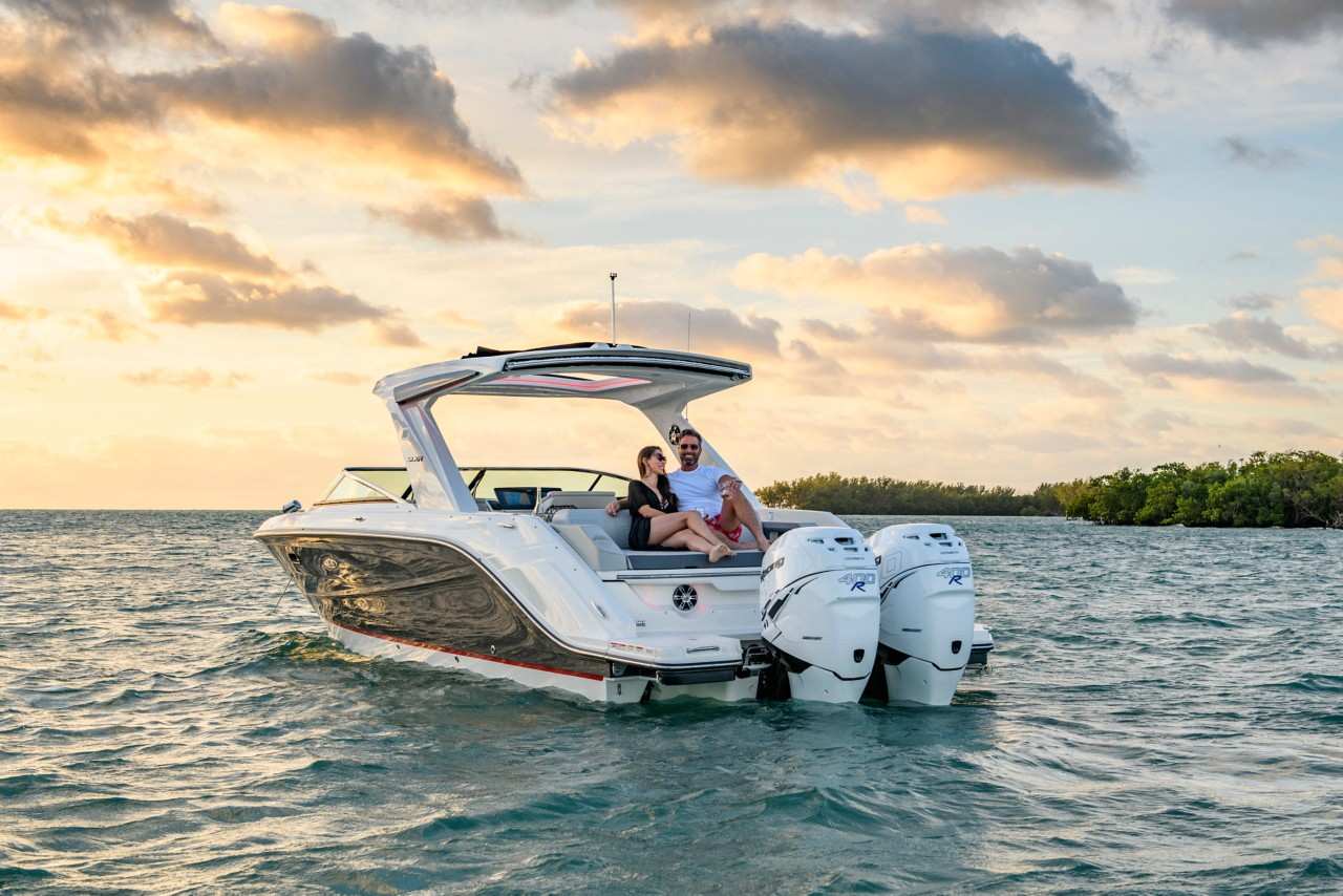 SLX-R-310-Outboard-Lifestyle-Video