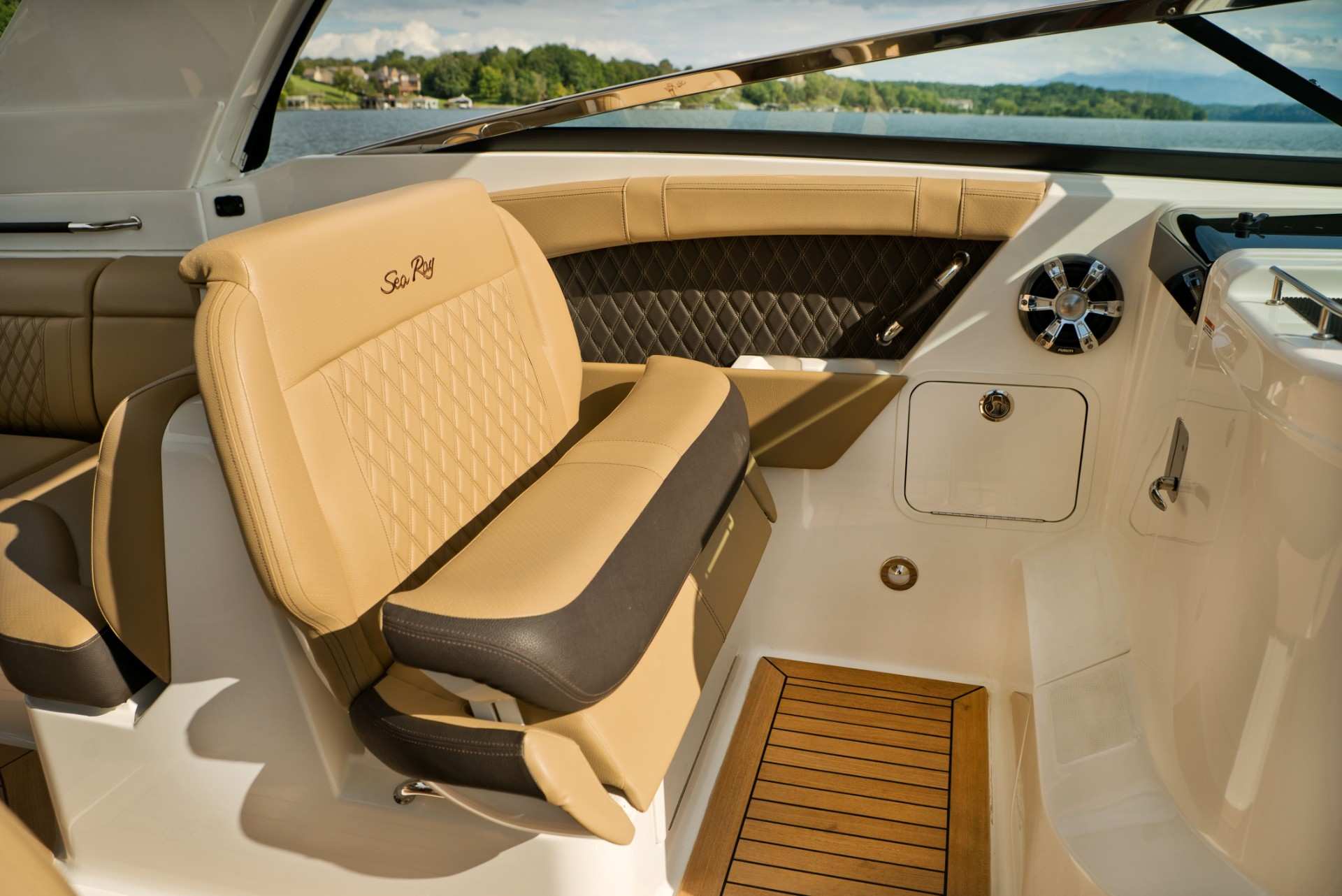 SLX 350 Outboard companion seat
