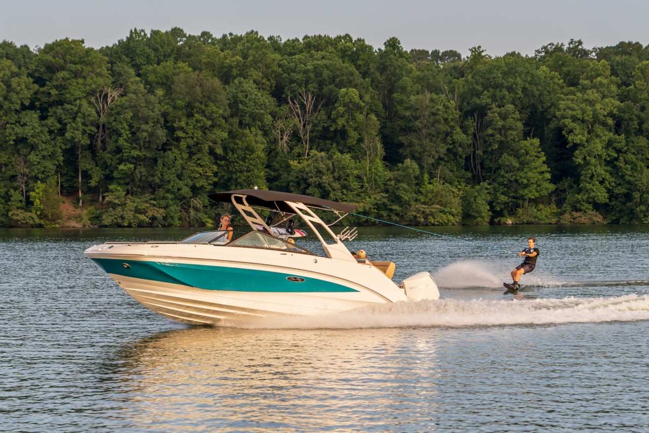 SDX 250 Outboard running wakeboarding
