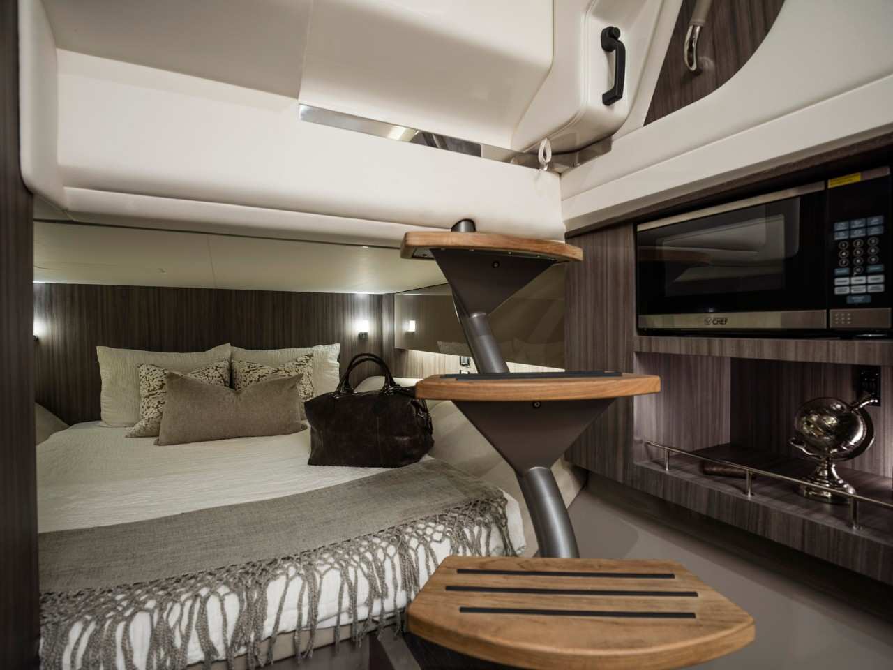 SLX-400-mid-berth-cabin-bed-stairs