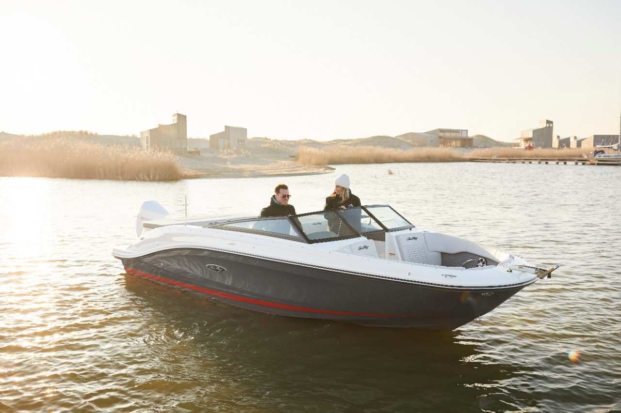 SPX 230 Outboard Europe idle front starboard