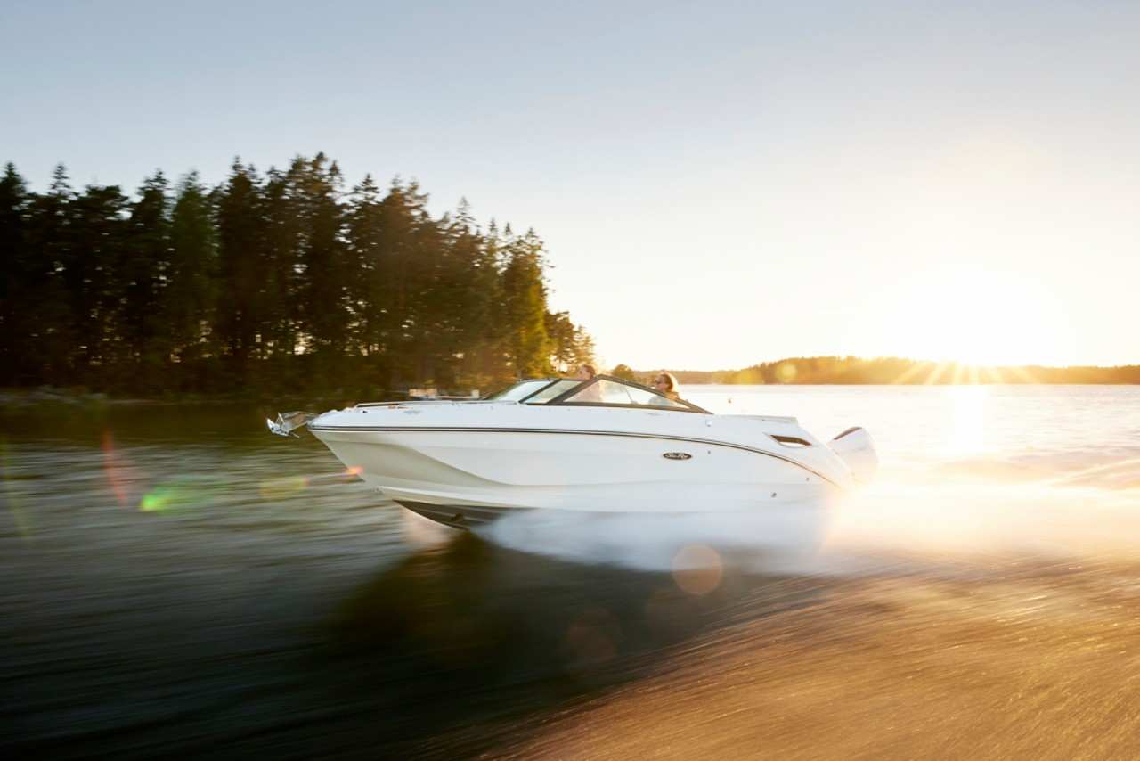 SDX 250 Outboard Europe lifestyle Finland running