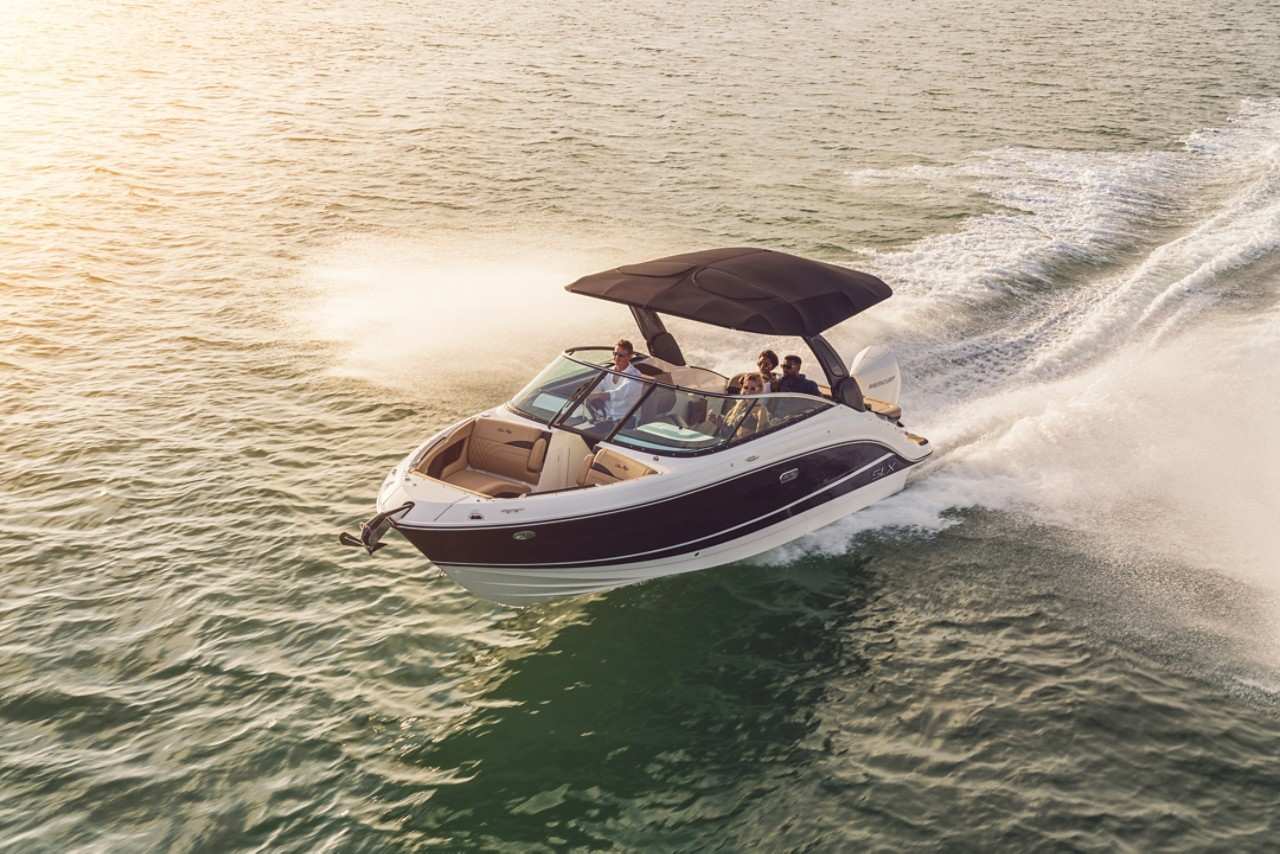 SLX 260 outboard running front three quarter