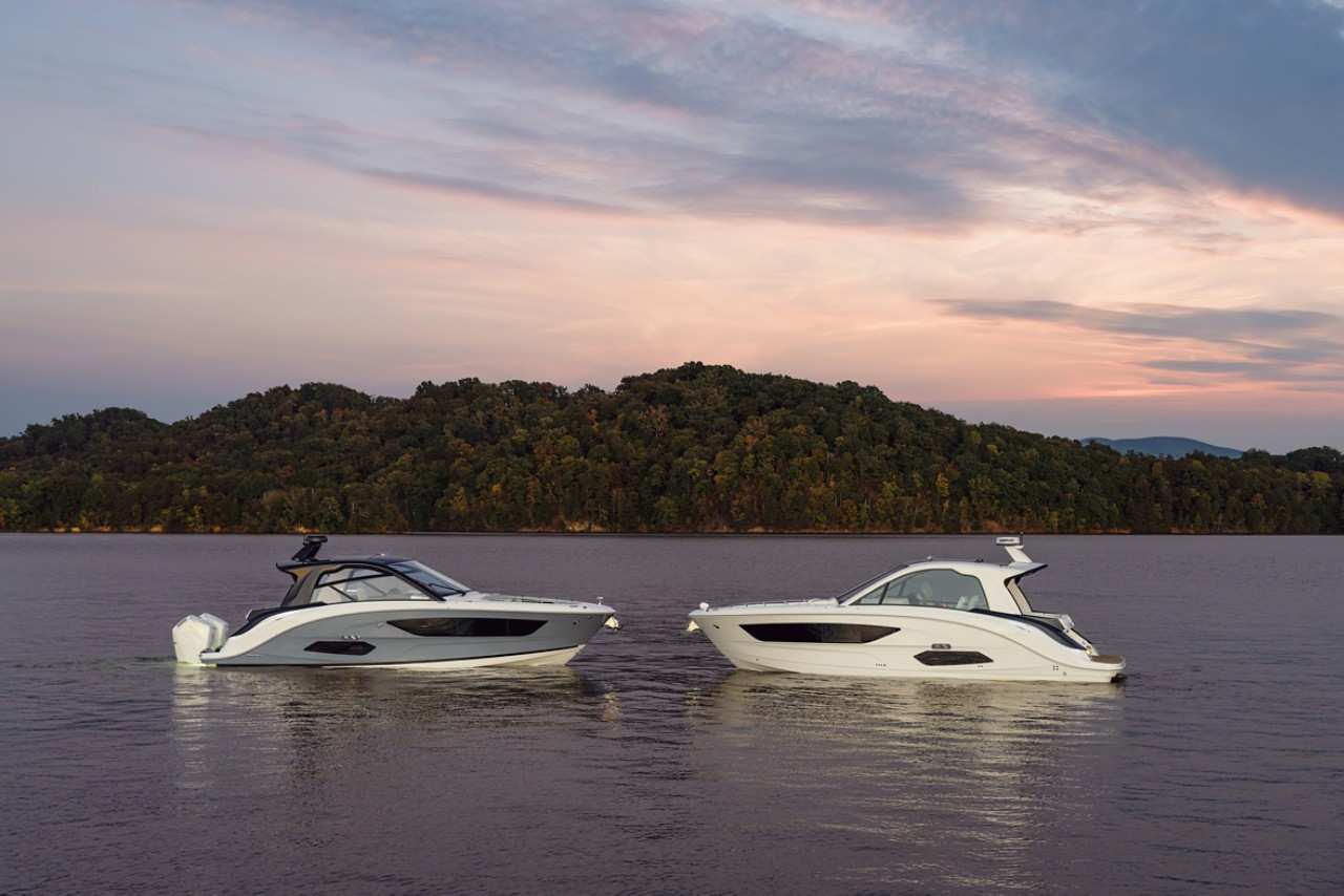 Sundancer 370 outboard and sterndrive bow to bow mountains