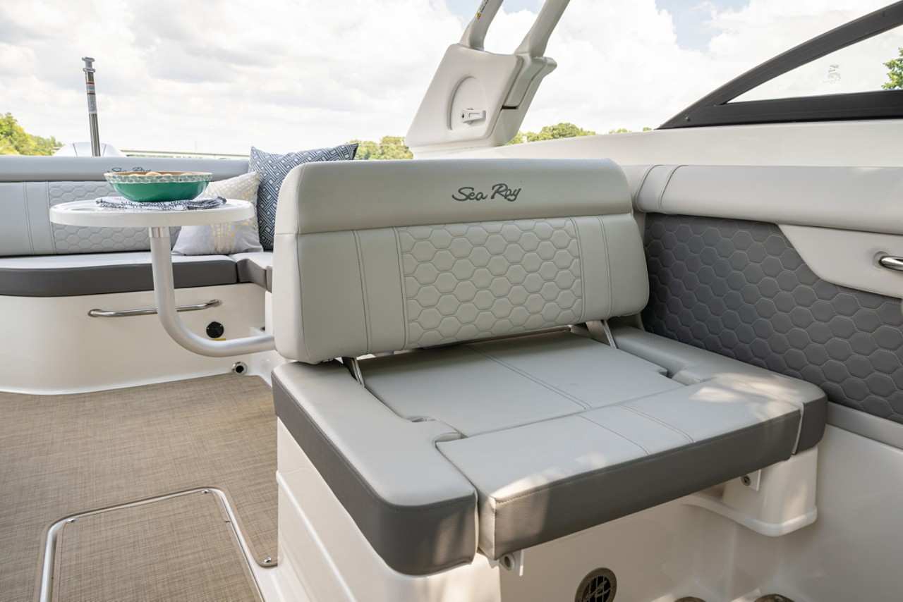 SDX 270 Outboard companion seat