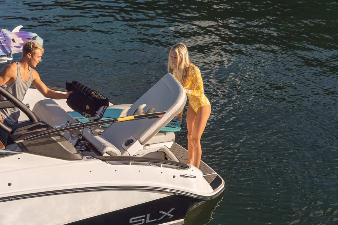 SLX 260 Surf stern family life jacket wakesurfing storage