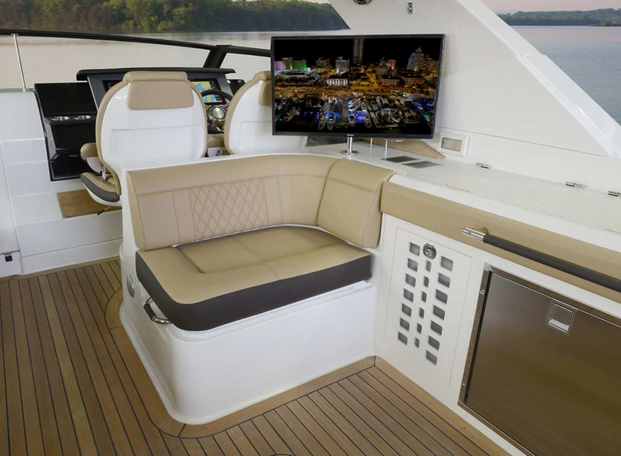 SLX 400 Outboard cockpit seating TV