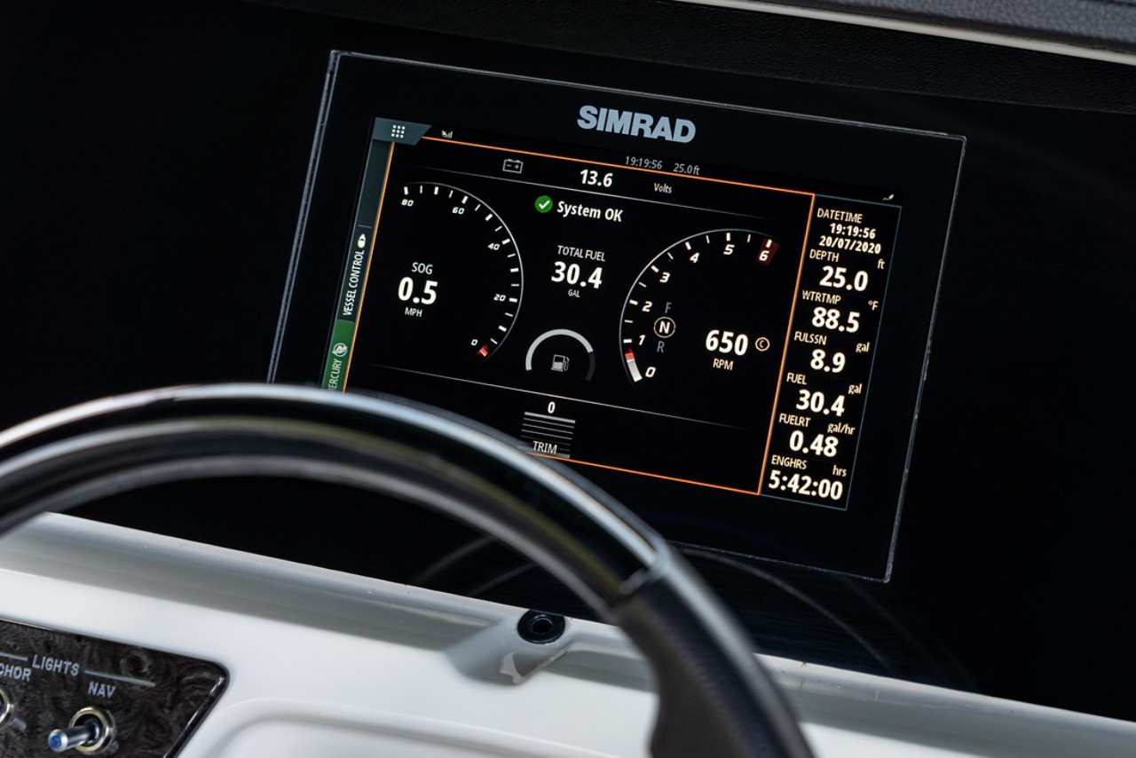 SPX 190 Outboard helm dash simrad