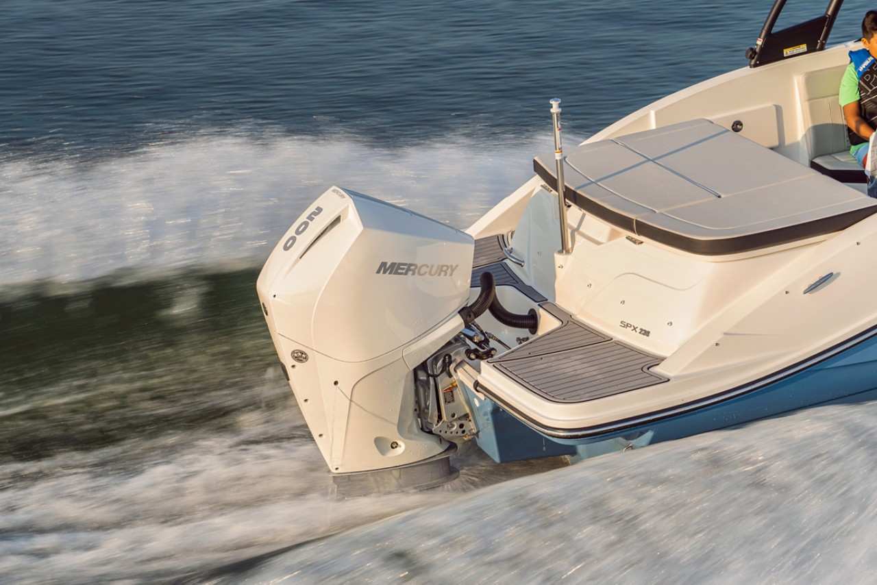 SPX 230 Outboard running starboard stern engine