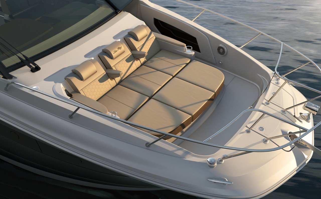 Sundancer 320 Outboard coupe bow sunpad rendering