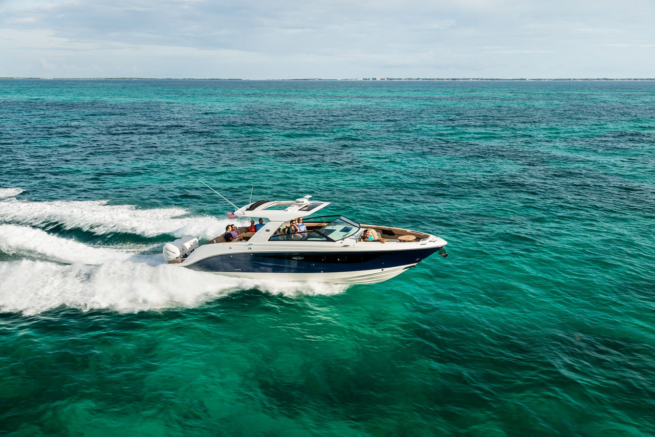2024 SLX 400 Outboard boat running starboard bow view