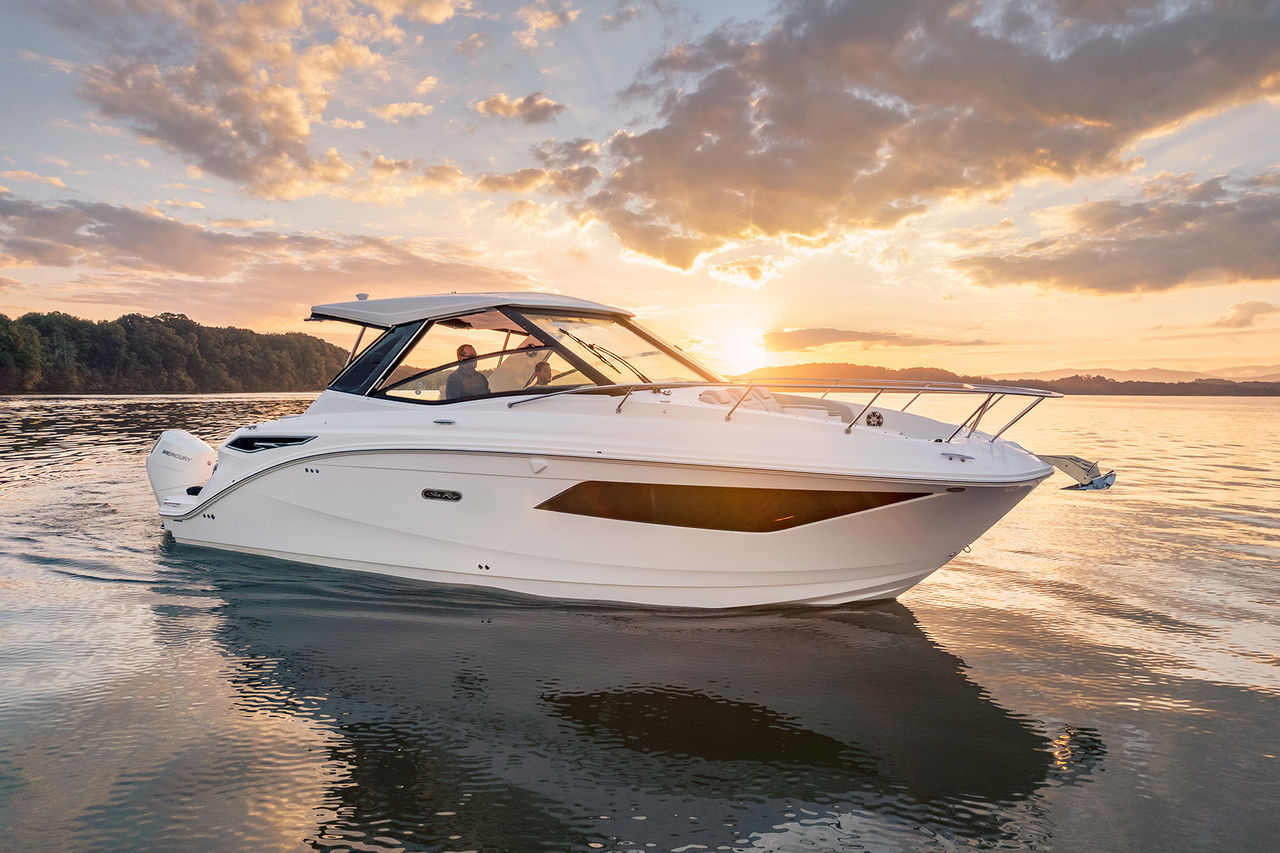Sea Ray Sundancer 320 Outboard starboard bow sunset