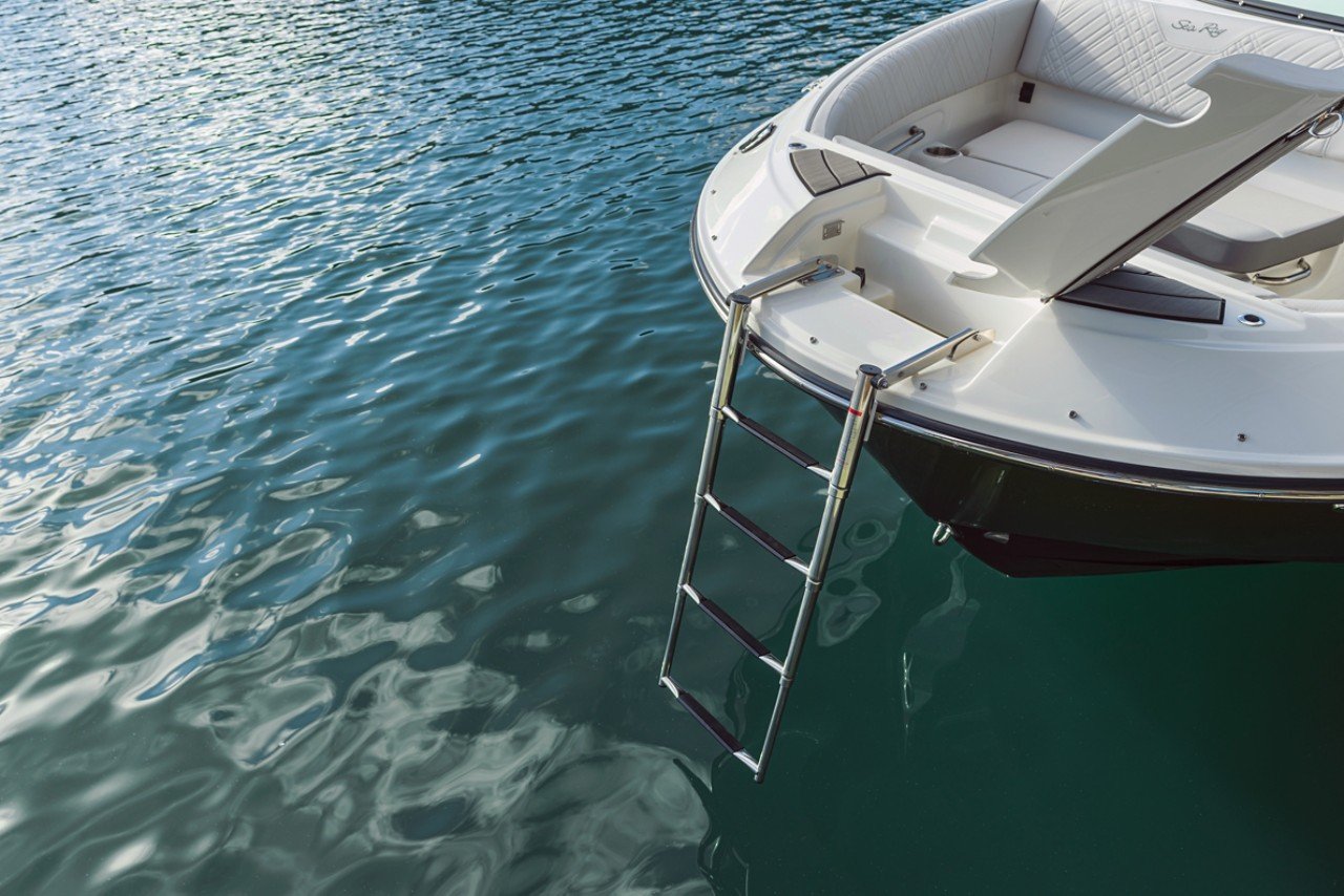 SDX 250 Outboard bow ladder