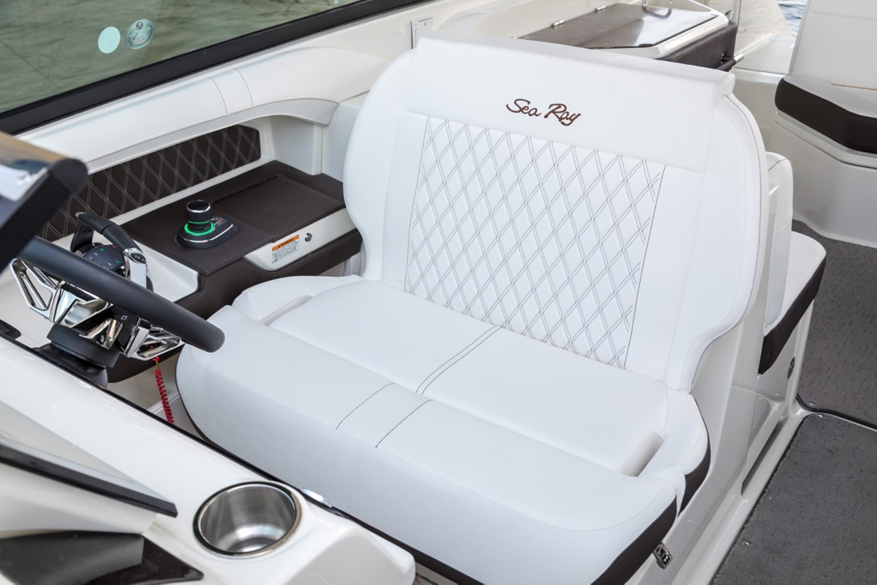 2024 SLX 310 helm seat
