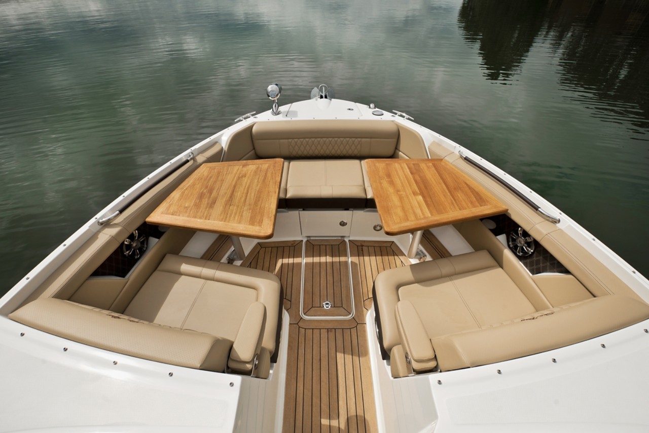 2024 SLX 350 Outboard bow seating tables