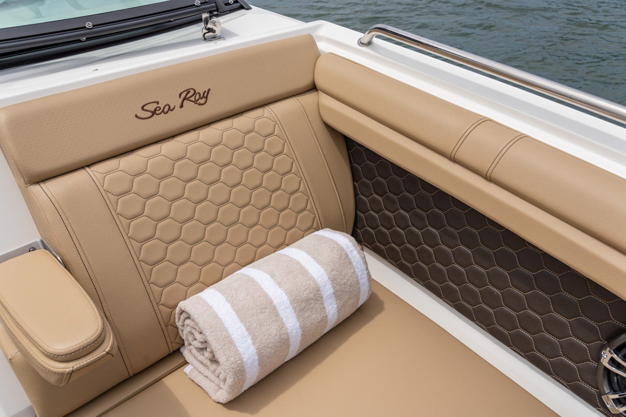 2024 SDX 290 bow seating port